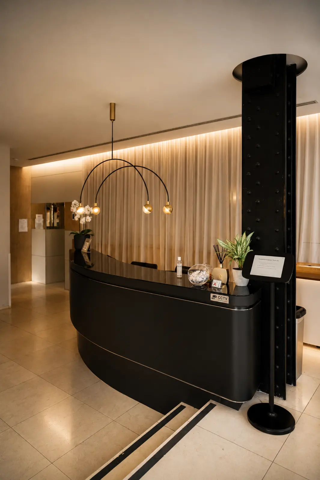Lamar clinic reception, Mayfair